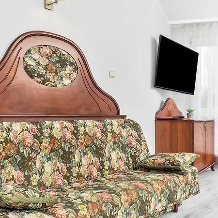 Awangardia Kasprowicza By Renters *